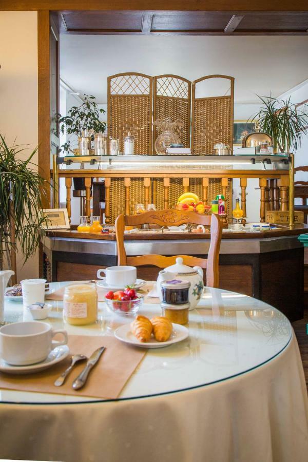 Hostellerie Du Parc Cambo-les-Bains Zewnętrze zdjęcie